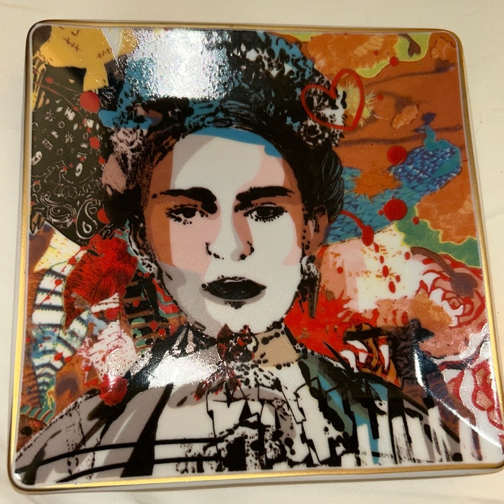 Baci Milano Street Art Frida Kahlo trinket dish - Picture 2 of 4